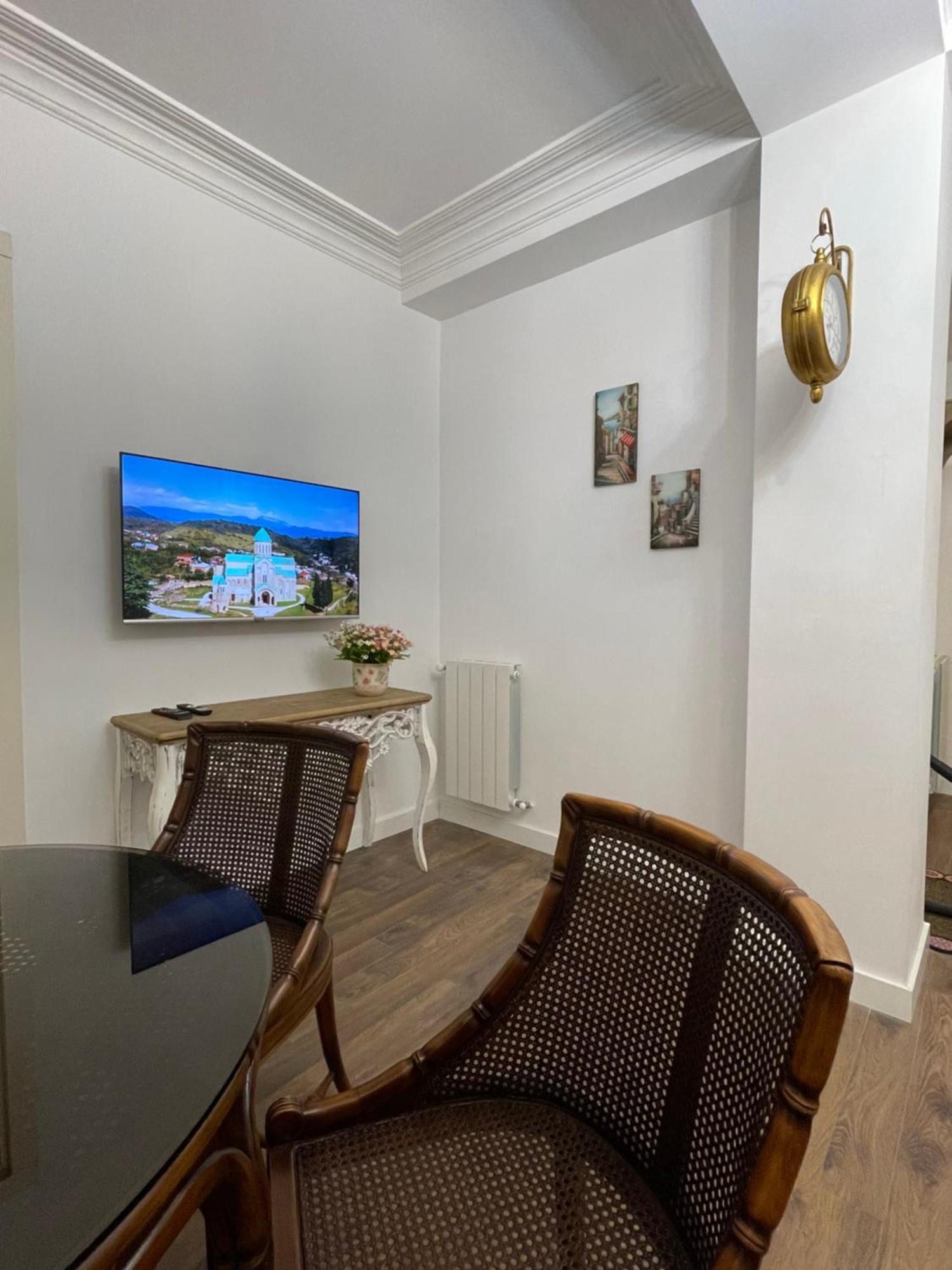 Picasso Apartment Кутаиси Экстерьер фото