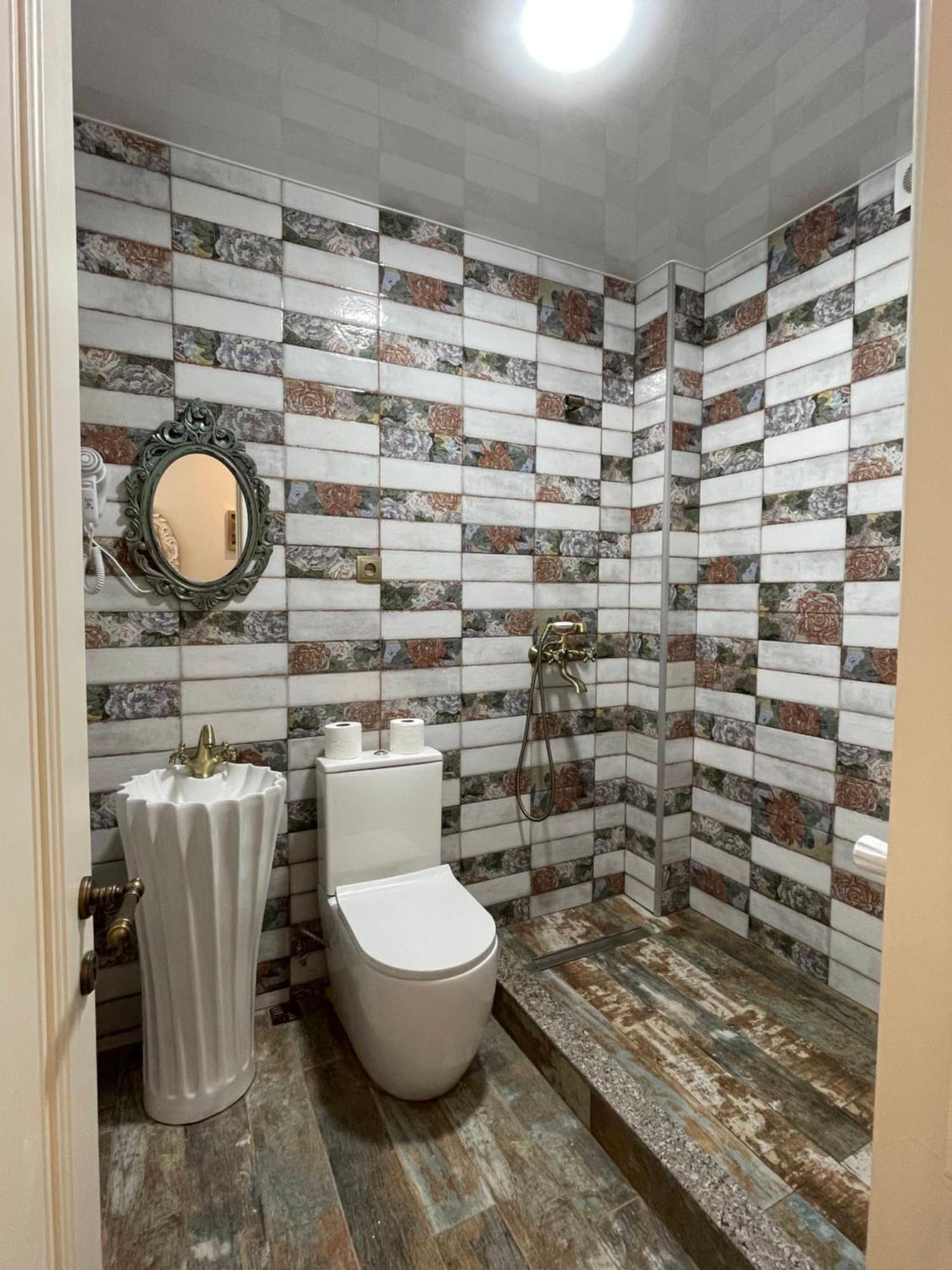 Picasso Apartment Кутаиси Экстерьер фото