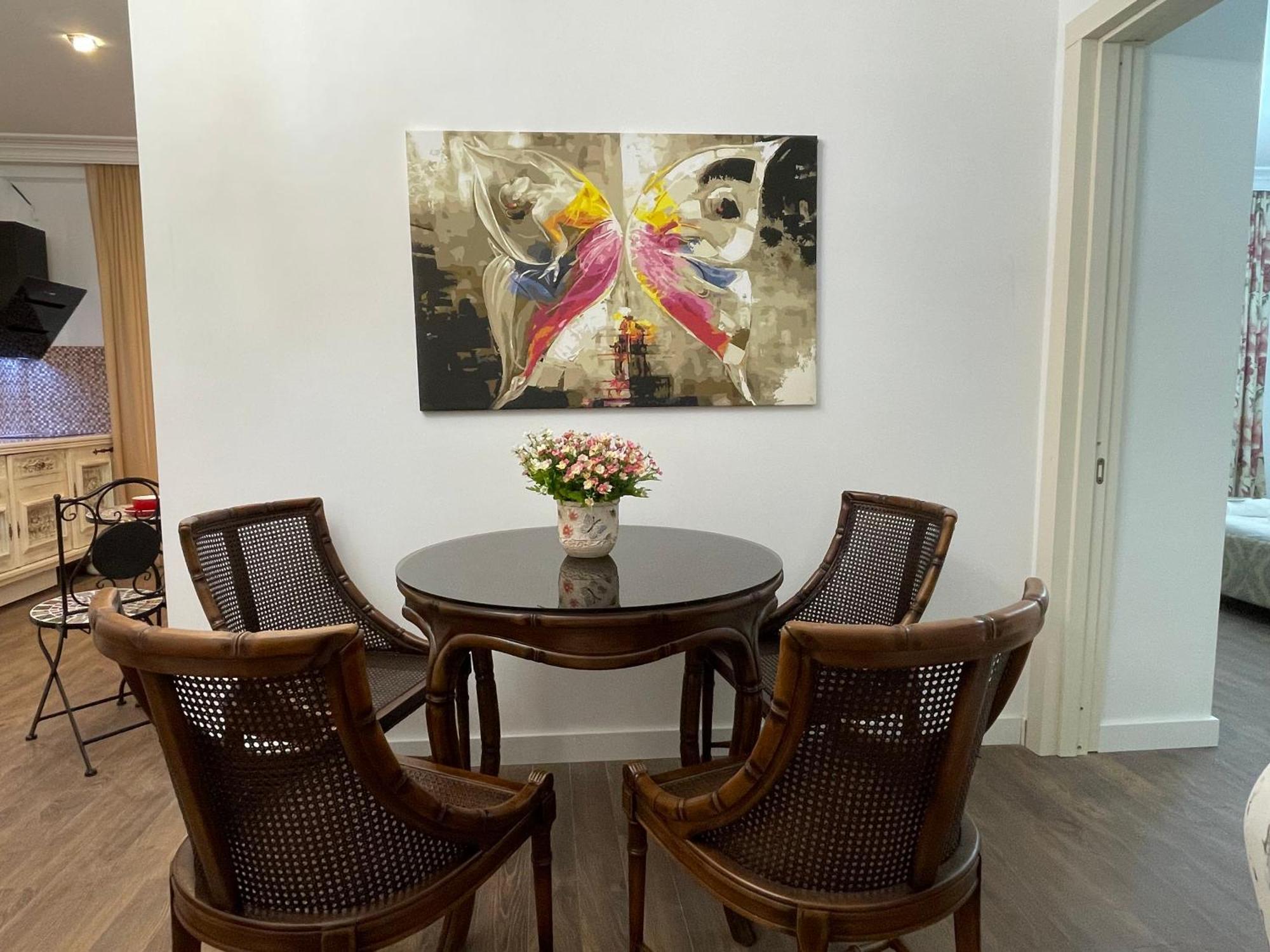 Picasso Apartment Кутаиси Экстерьер фото